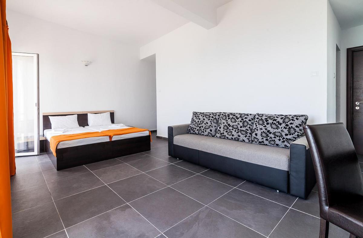 Hotel Cosmos เอโฟรีเอซูด ภายนอก รูปภาพ