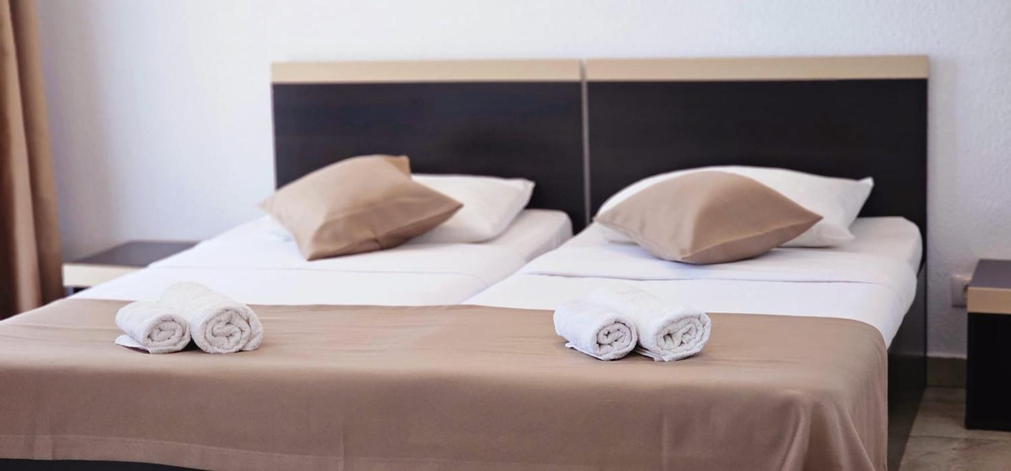 Hotel Cosmos เอโฟรีเอซูด ภายนอก รูปภาพ