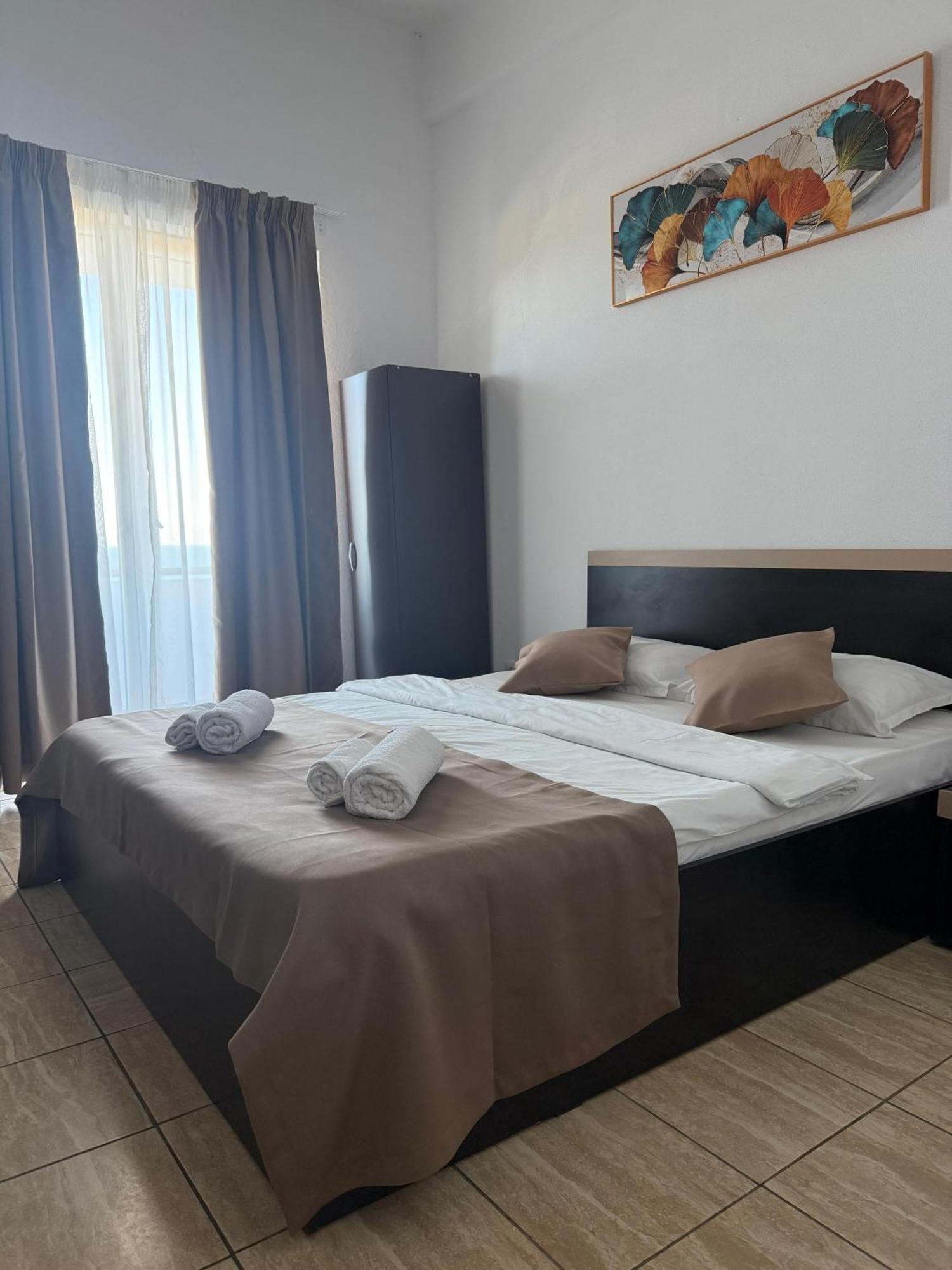 Hotel Cosmos เอโฟรีเอซูด ภายนอก รูปภาพ
