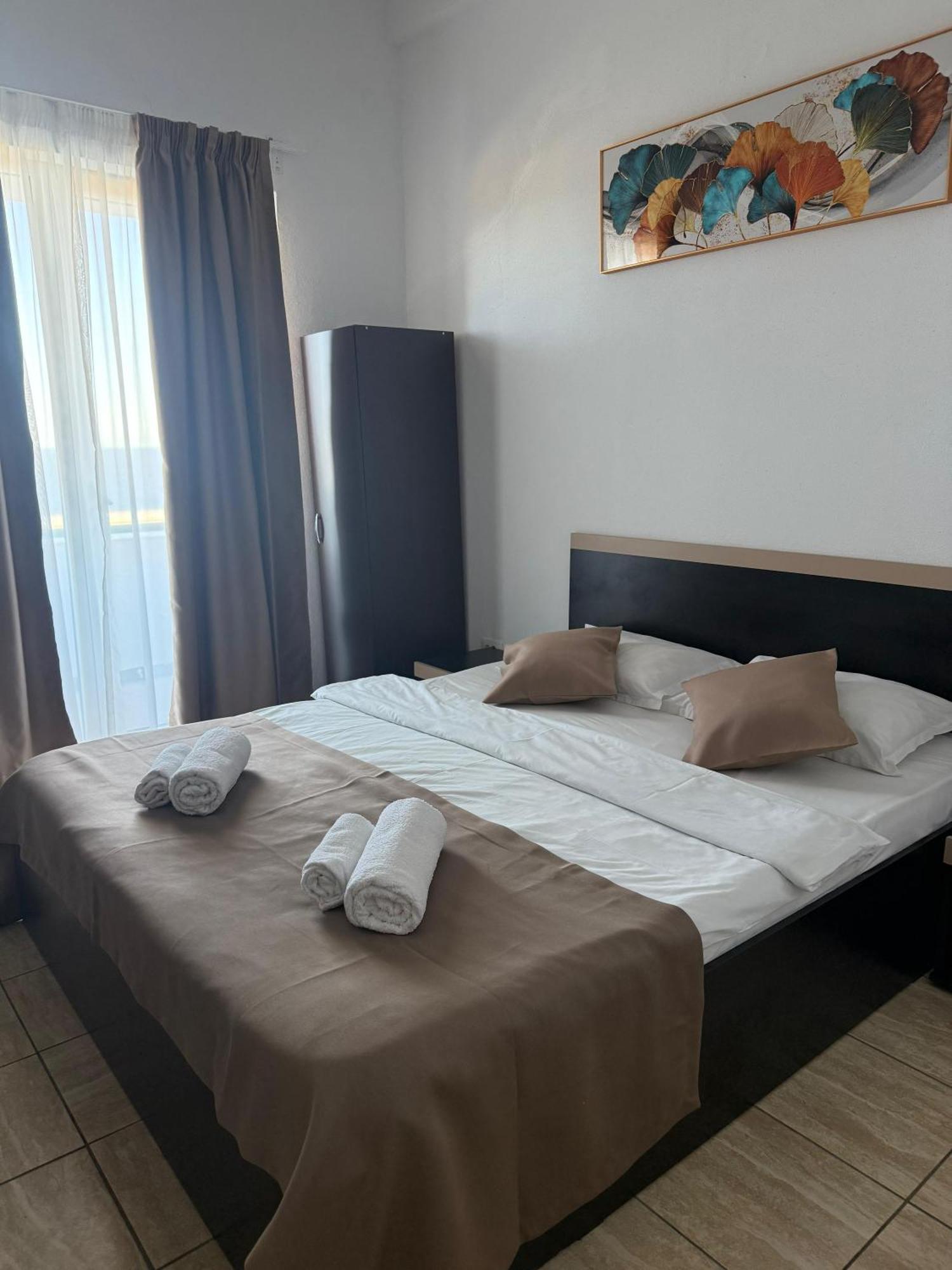 Hotel Cosmos เอโฟรีเอซูด ภายนอก รูปภาพ