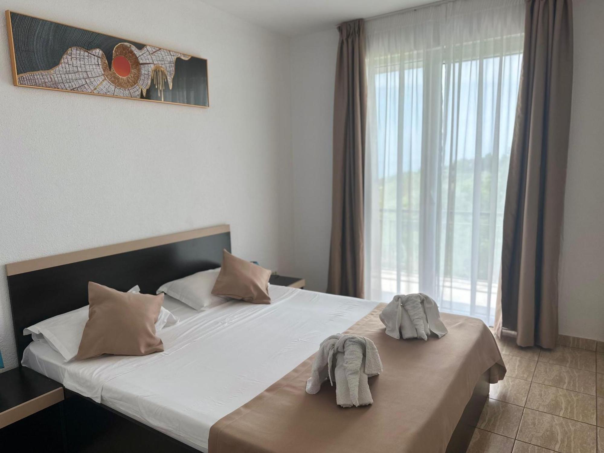Hotel Cosmos เอโฟรีเอซูด ภายนอก รูปภาพ
